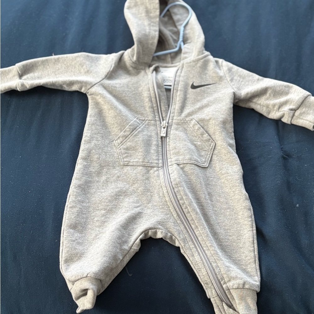 Nike Kids Gray Hooded Footie